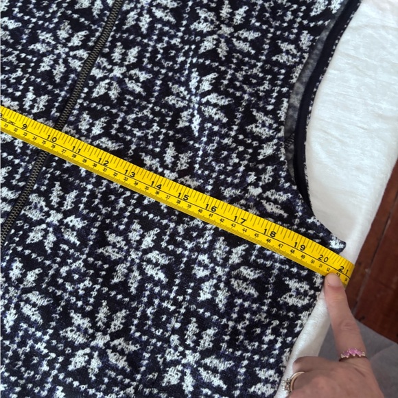 Talbots Nordic Faux Fur Snowflake Print Sleeveless Full Zip Vest Size Large - Picture 10 of 13